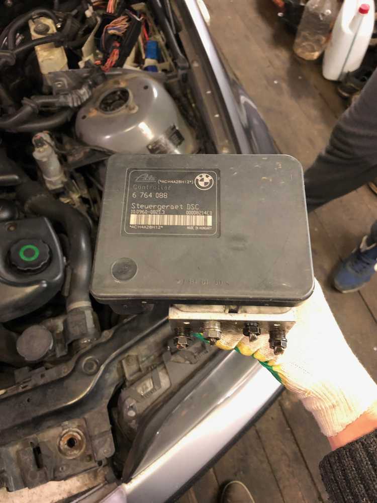 Инструменты для доступа к сенсору контроля состояния колес